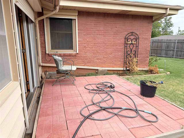 2810 NW Lynn Circle, Lawton, OK 73507