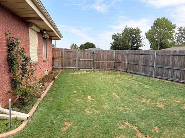 2810 NW Lynn Circle, Lawton, OK 73507