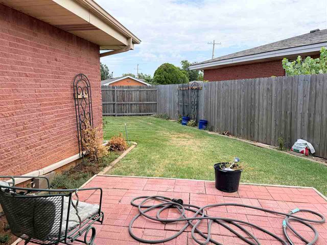 2810 NW Lynn Circle, Lawton, OK 73507