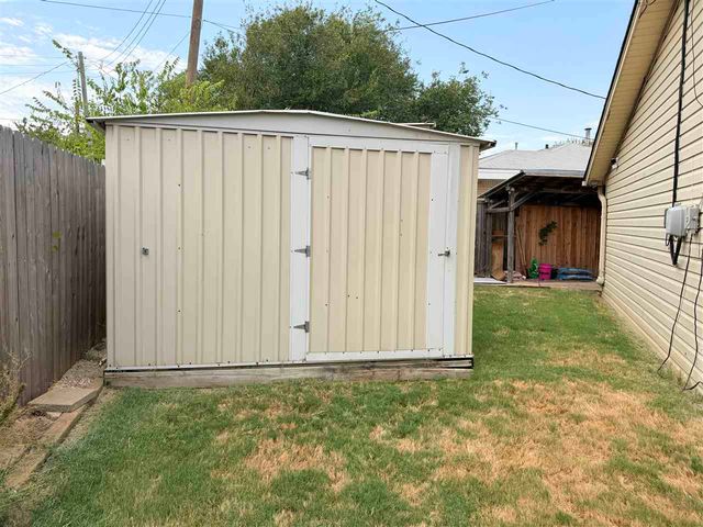 2810 NW Lynn Circle, Lawton, OK 73507