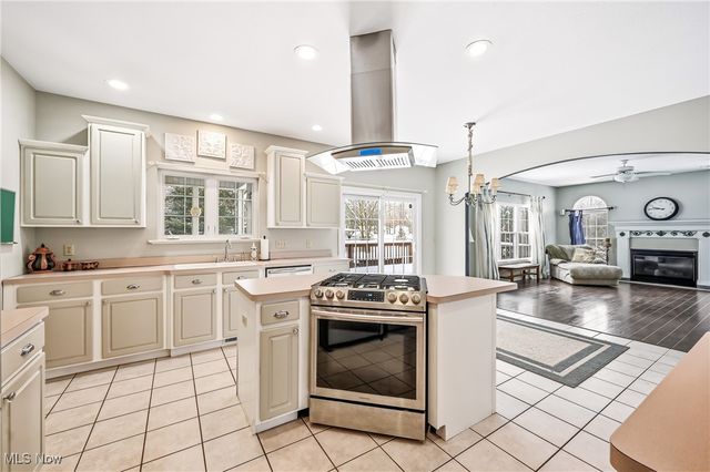 103 Westwind, Warren, OH 44484