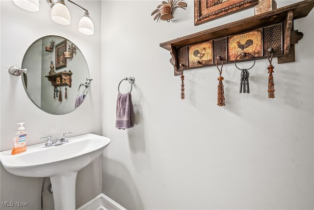 103 Westwind, Warren, OH 44484