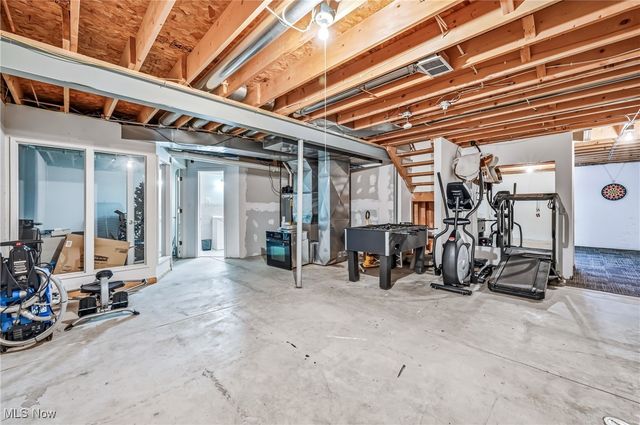 103 Westwind, Warren, OH 44484