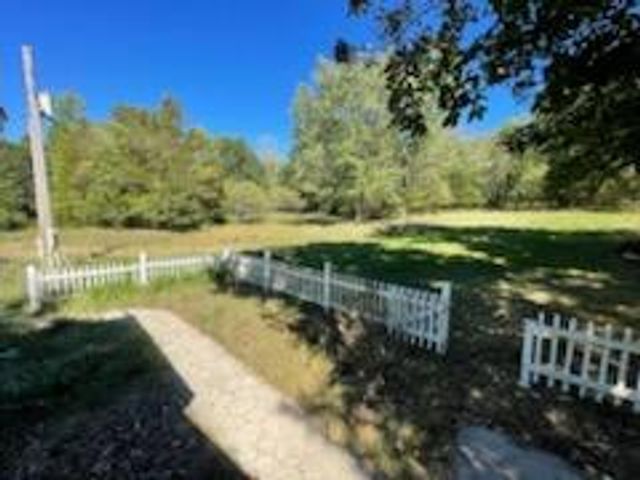 7304 N WAGON TRAIL RD, Columbia, MO 65202