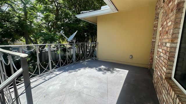 1900 NE 29th Street 2c, Lighthouse Point, FL 33064