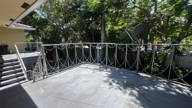 1900 NE 29th Street 2c, Lighthouse Point, FL 33064