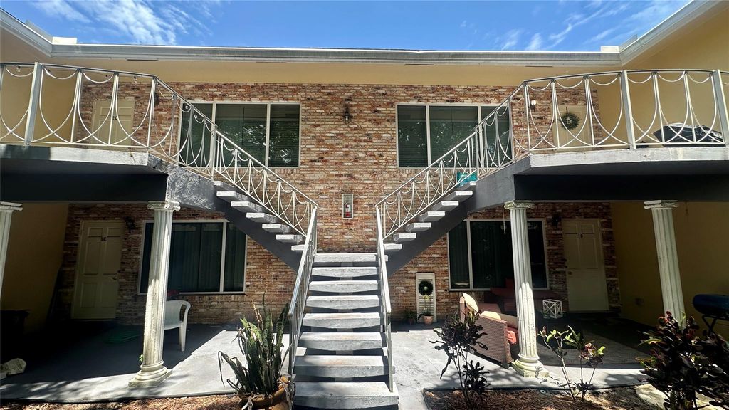 1900 NE 29th Street 2c, Lighthouse Point, FL 33064