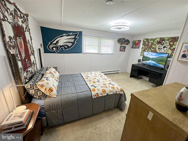 221 N MARKET AVE, Mount Joy, PA 17552
