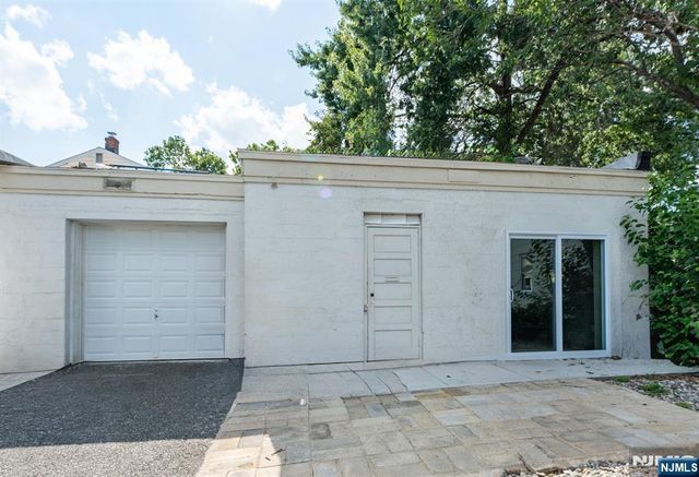 307 Washington Avenue, Hackensack, NJ 07601