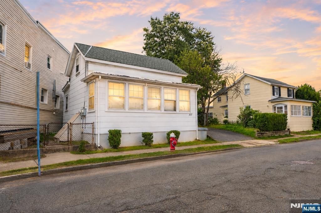307 Washington Avenue, Hackensack, NJ 07601