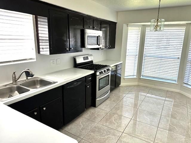 8115 Western Trail Dr, Houston, TX 77040