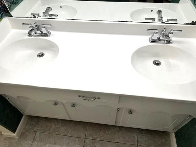 8115 Western Trail Dr, Houston, TX 77040