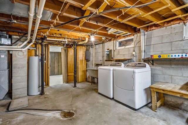 250 E Monroe STREET, Port Washington, WI 53074