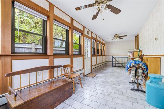 6 Ledgeville Ave, Foxboro, MA 02035