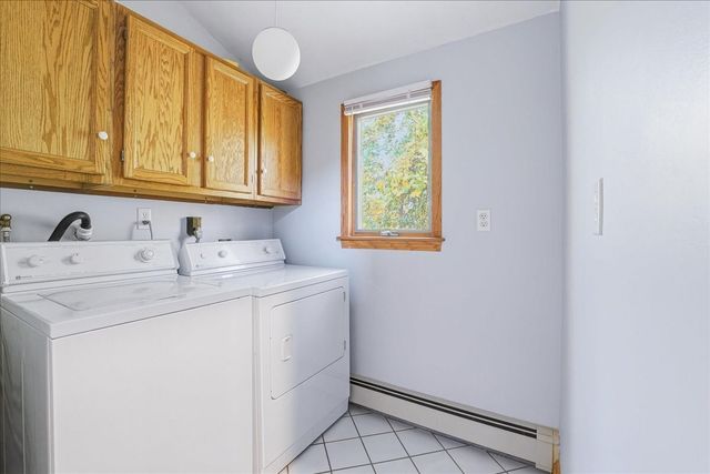 6 Ledgeville Ave, Foxboro, MA 02035
