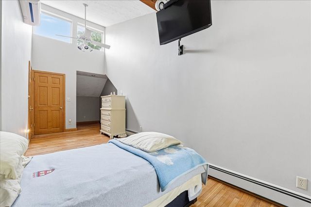 6 Ledgeville Ave, Foxboro, MA 02035
