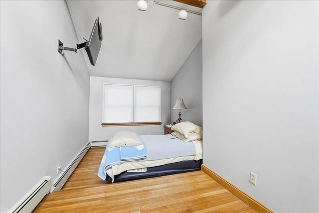 6 Ledgeville Ave, Foxboro, MA 02035