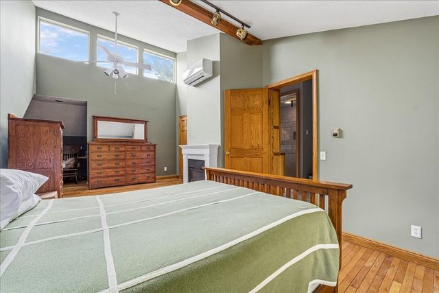 6 Ledgeville Ave, Foxboro, MA 02035