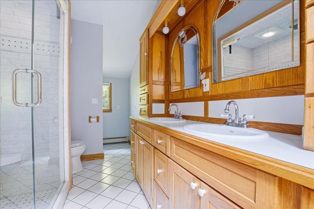 6 Ledgeville Ave, Foxboro, MA 02035