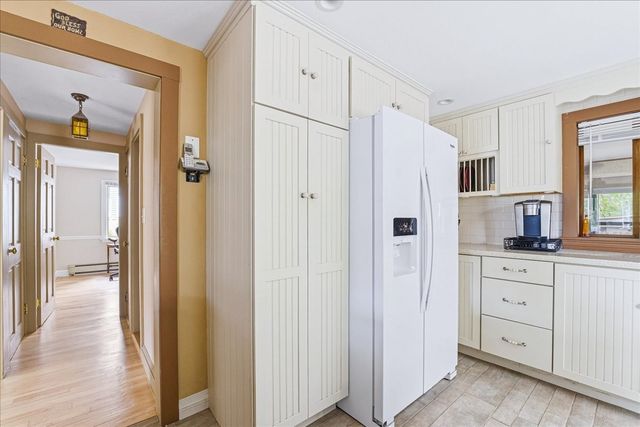 6 Ledgeville Ave, Foxboro, MA 02035