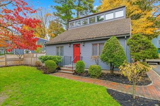 6 Ledgeville Ave, Foxboro, MA 02035