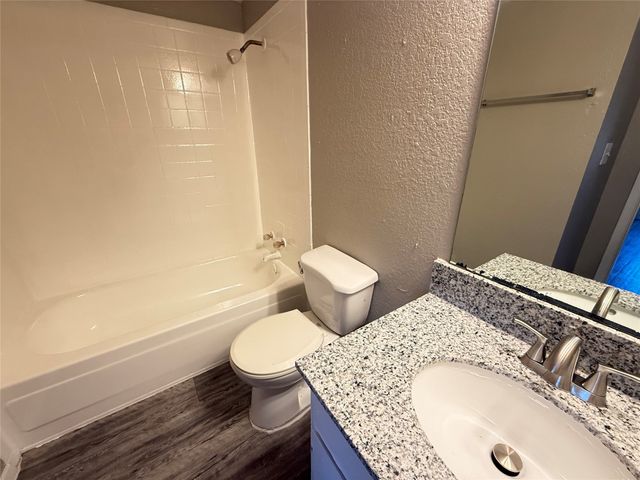1122 Millview 2704, Arlington, TX 76012