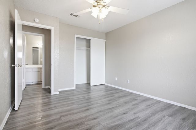 1122 Millview 2704, Arlington, TX 76012
