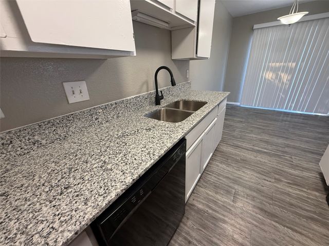 1122 Millview 2704, Arlington, TX 76012