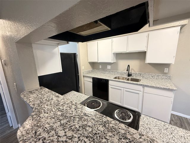 1122 Millview 2704, Arlington, TX 76012