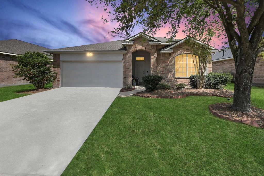 1922 Makenna Lane, Houston, TX 77049