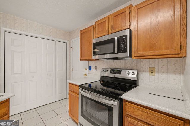 2100 Wedgewood Drive, Stone Mountain, GA 30088