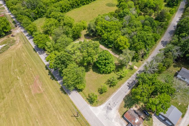 2204 Sowell Mill Pike, Columbia, TN 38401