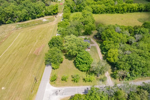 2204 Sowell Mill Pike, Columbia, TN 38401