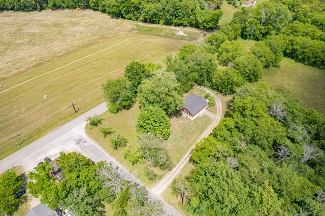2204 Sowell Mill Pike, Columbia, TN 38401