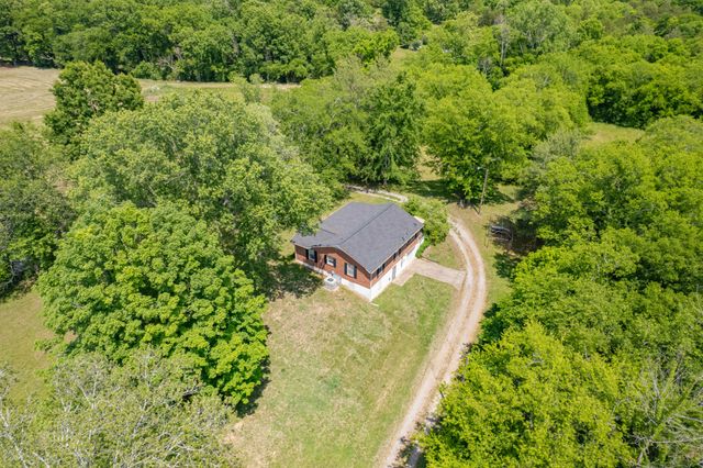 2204 Sowell Mill Pike, Columbia, TN 38401