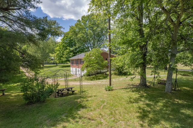 2204 Sowell Mill Pike, Columbia, TN 38401