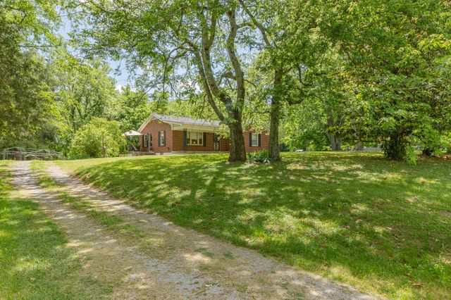 2204 Sowell Mill Pike, Columbia, TN 38401
