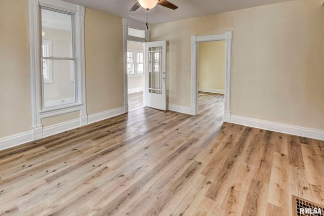 609 S CHEROKEE Street, Taylorville, IL 62568