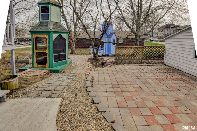 609 S CHEROKEE Street, Taylorville, IL 62568