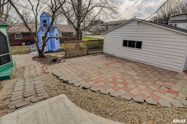 609 S CHEROKEE Street, Taylorville, IL 62568