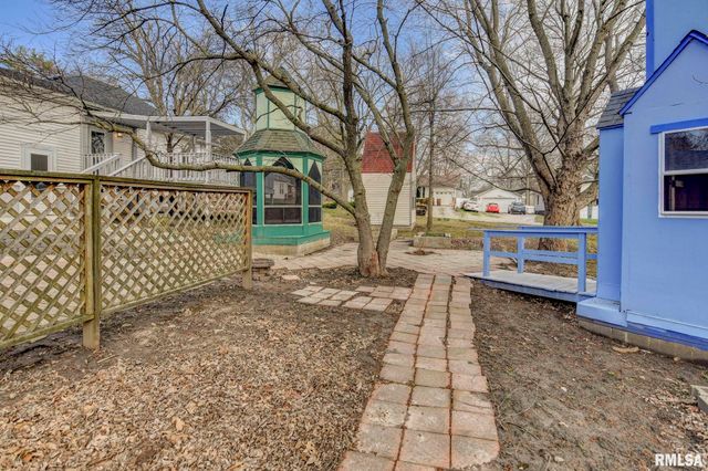 609 S CHEROKEE Street, Taylorville, IL 62568