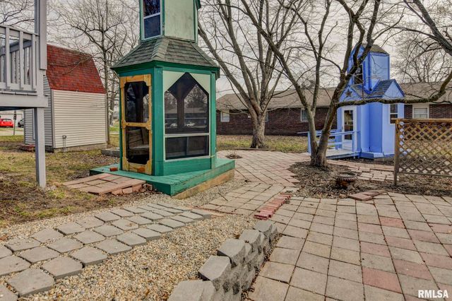 609 S CHEROKEE Street, Taylorville, IL 62568