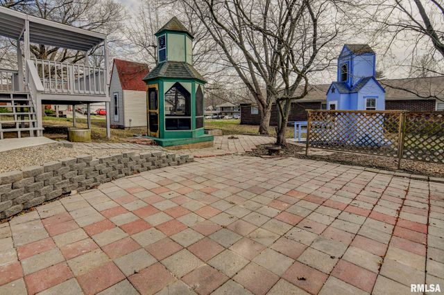 609 S CHEROKEE Street, Taylorville, IL 62568