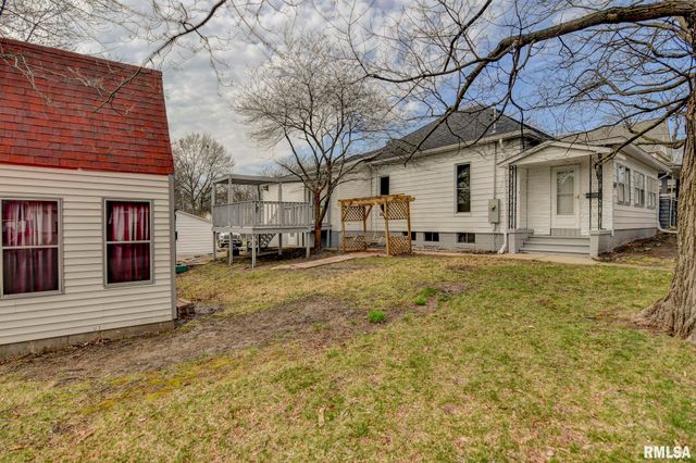 609 S CHEROKEE Street, Taylorville, IL 62568