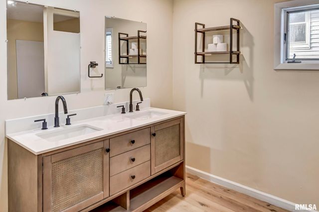 609 S CHEROKEE Street, Taylorville, IL 62568