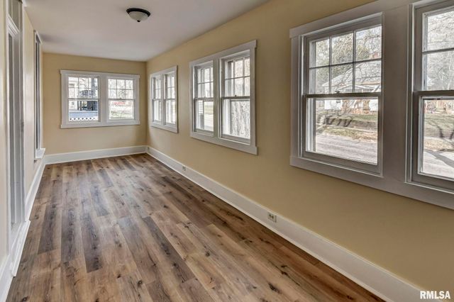 609 S CHEROKEE Street, Taylorville, IL 62568