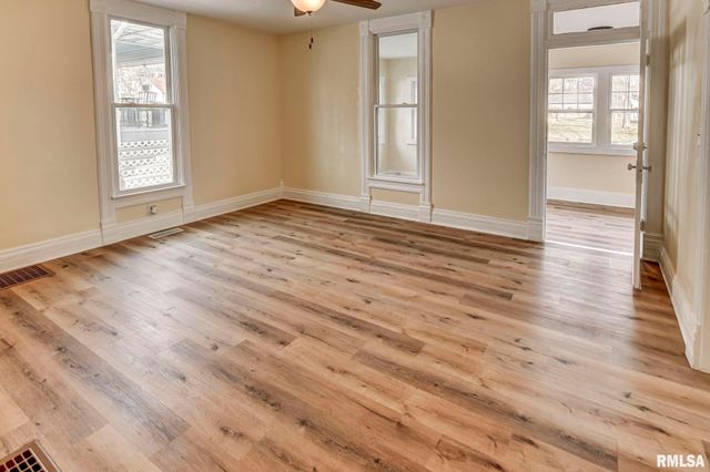 609 S CHEROKEE Street, Taylorville, IL 62568