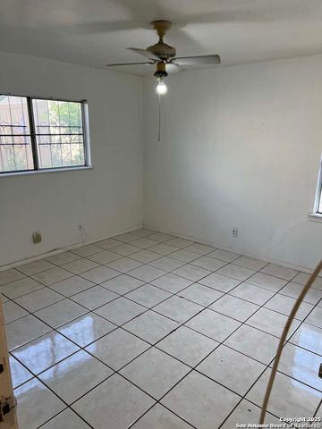 4418 Sun Vista Ln, San Antonio, TX 78217