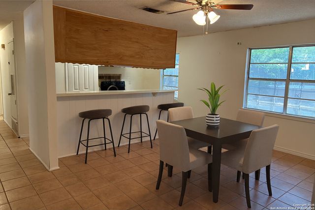 4418 Sun Vista Ln, San Antonio, TX 78217