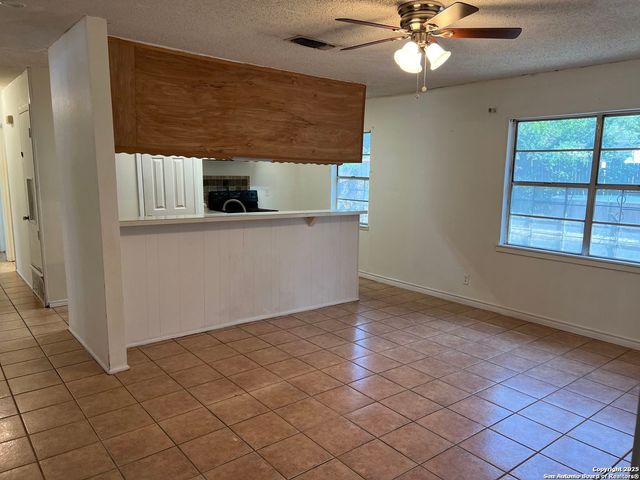 4418 Sun Vista Ln, San Antonio, TX 78217